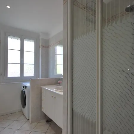 2 Palais Justinia Apartment Cannes